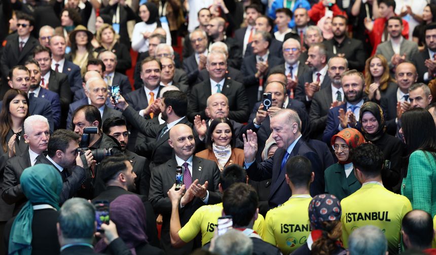 Cumhurbaşkanı Erdoğan: Sizlere bakınca yüksek bir sorumluluk bilinci görüyorum