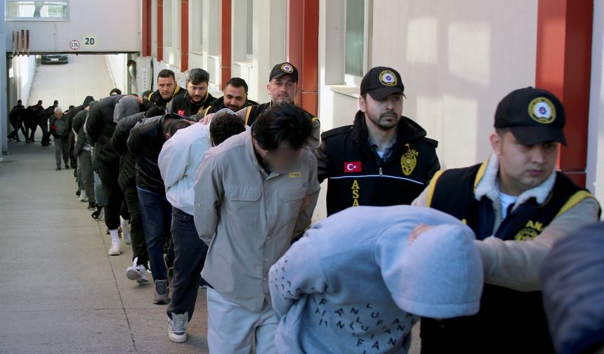 Usulsüz reçeteyle temin ettikleri ilaçları satan çeteye ‘Son Reçete’ operasyonu