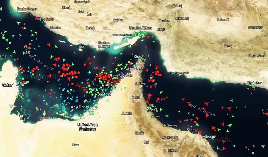 İran: Tahran'la koordinasyon içinde olan gemiler Hürmüz Boğazı’ndan geçebilecek