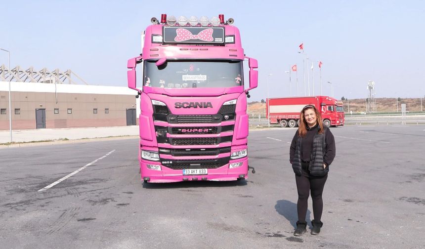 4 çocuk annesi, pembe renkli TIR'ı ile uluslararası taşımacılık yapıyor