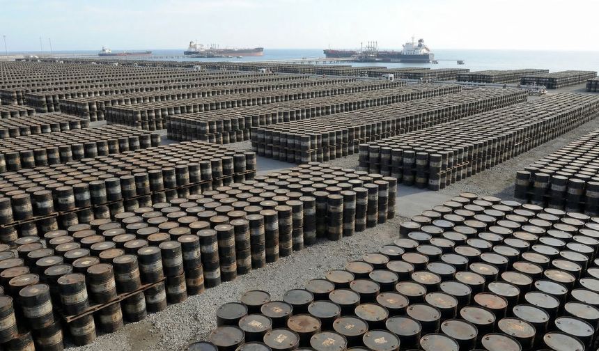 Uluslararası Enerji Ajansı 400 milyon varil petrolü piyasaya sürme kararı aldı