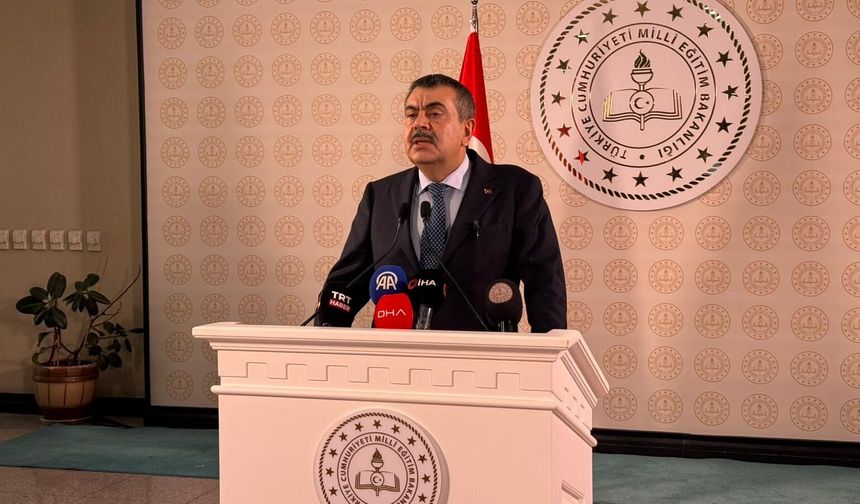 Bakan Tekin: Dijital dünyada çocuklarımızı hedef alan riskleri yapay zekayla izleyeceğiz