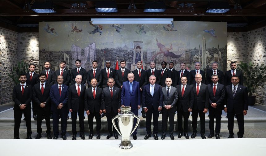 Cumhurbaşkanı Erdoğan, Süper Lig şampiyonu Galatasaray’ı kabul etti