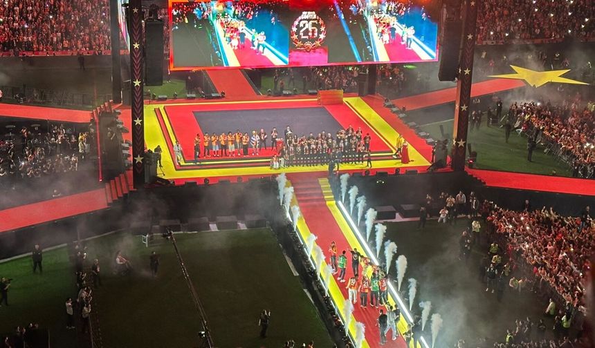 Şampiyon Galatasaray kupasına kavuştu