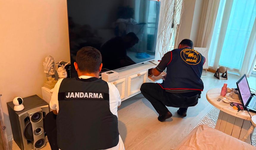 MİT kredi kartı şebekesini çökertti: 3 gözaltı
