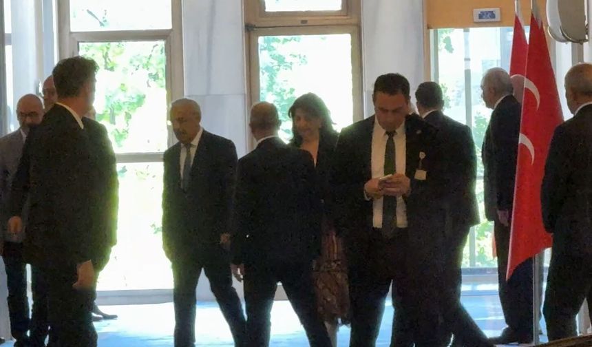 Bahçeli, DEM Parti heyeti ile bir araya geldi