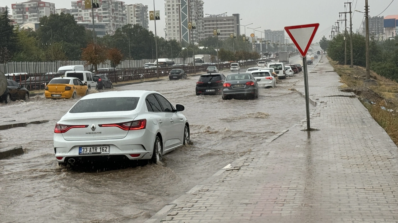 Diyarbakirda Saganak Yagis Meteorolojiden Uyari Nzkt