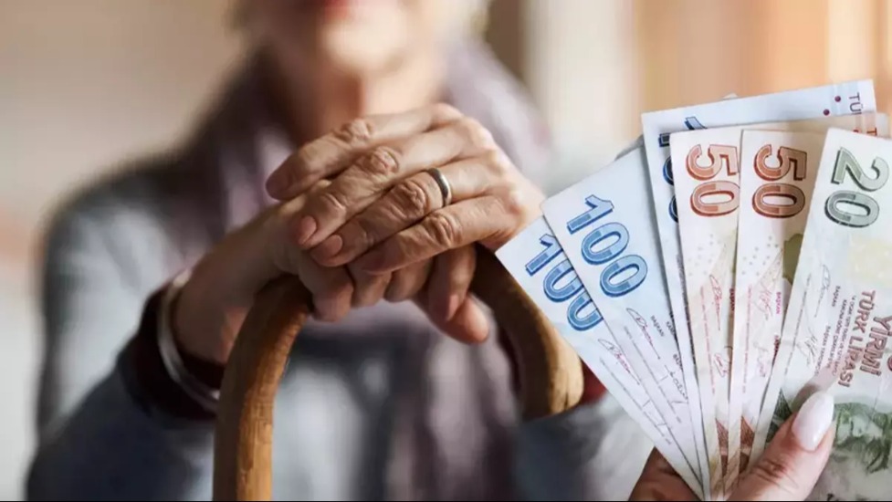 Milyonlarca Emeklinin Beklediği Haber Geldi Zamlı İkramiyeler Ne Zaman Hesaplara Yatacak