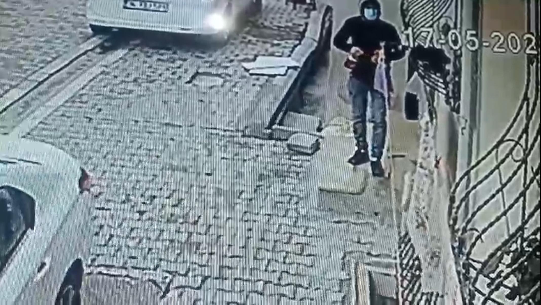 I S T A N B U L E S E N Y U R T’ T A B O S A N M A A S A M A S I N D 718547 212517