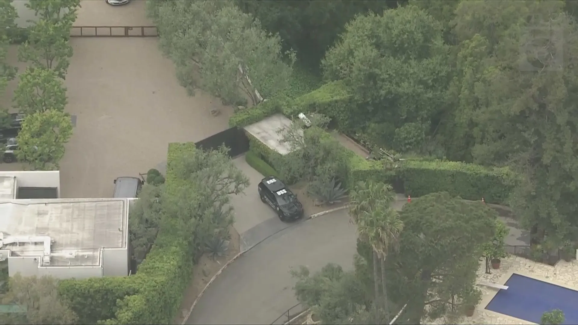 Jennifer Aniston Home Crash 3