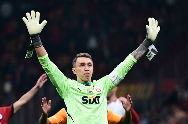 Muslera1-1