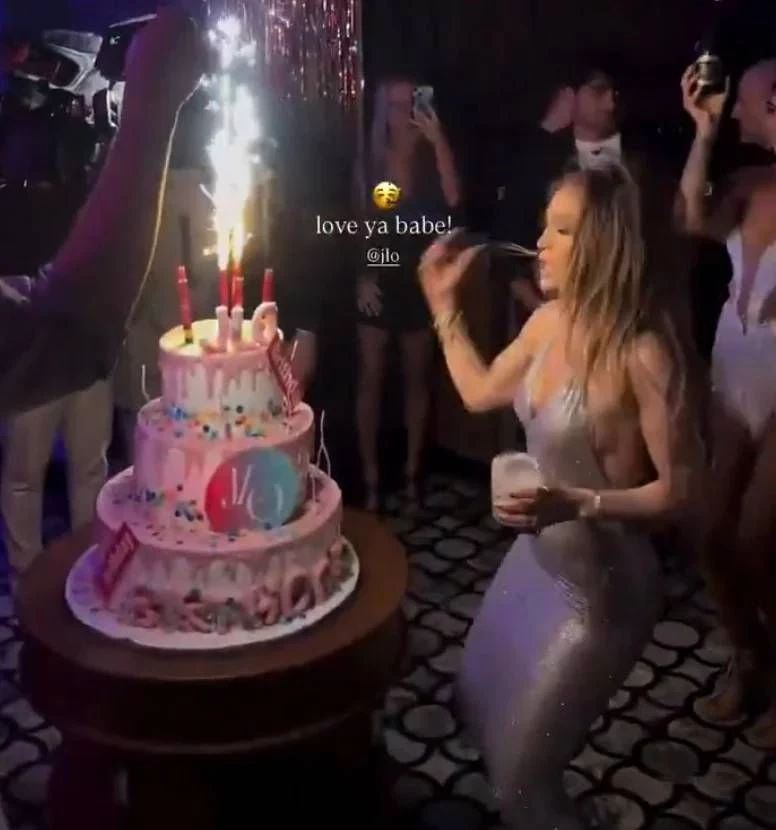 Jennifer Lopez 7 22Mr
