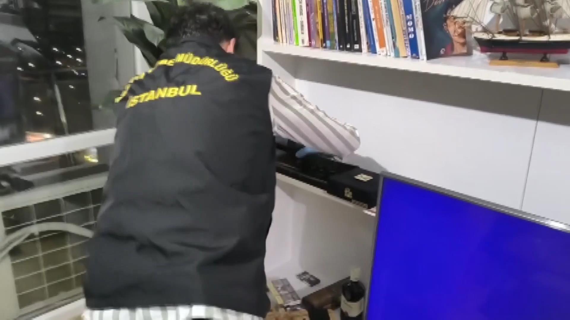 I S T A N B U L E S E N Y U R T T A H A K K I N D A 22 Y I L 8 879135 261121
