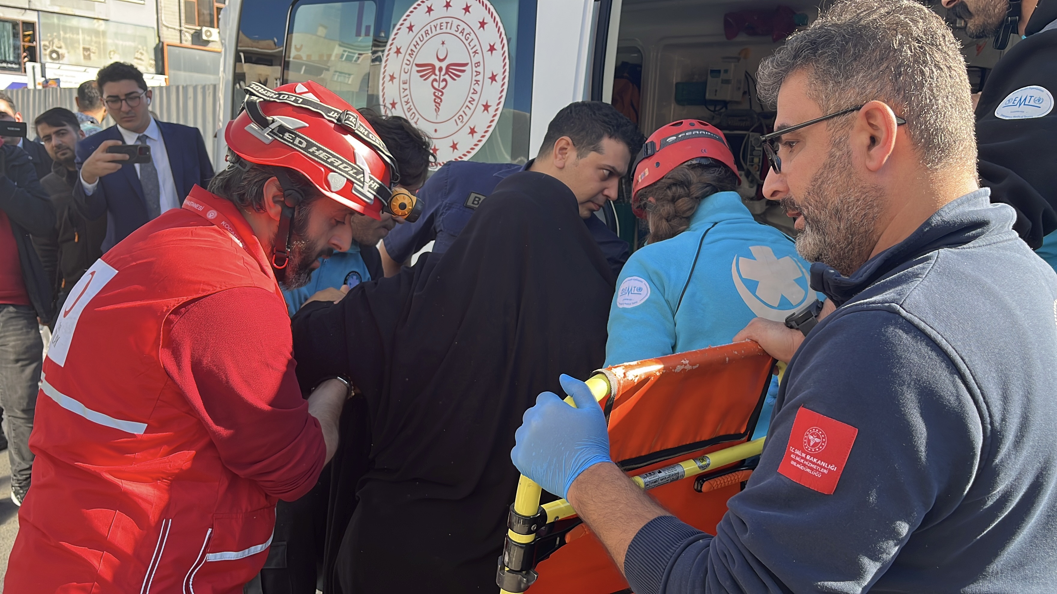 G E B Z E D E B I N A C O K T U 5 K I S I D E N 2 S I N I N C 989065 293525