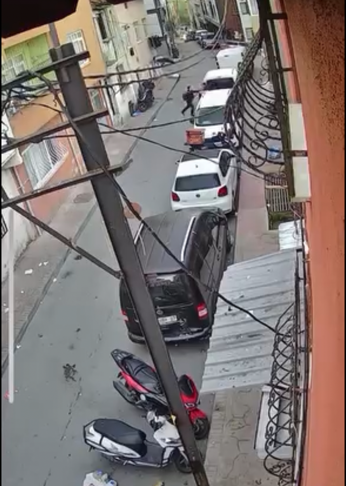 I S T A N B U L B E Y O G L U N D A O R T A O K U L O G R E N C I S 991782 294273