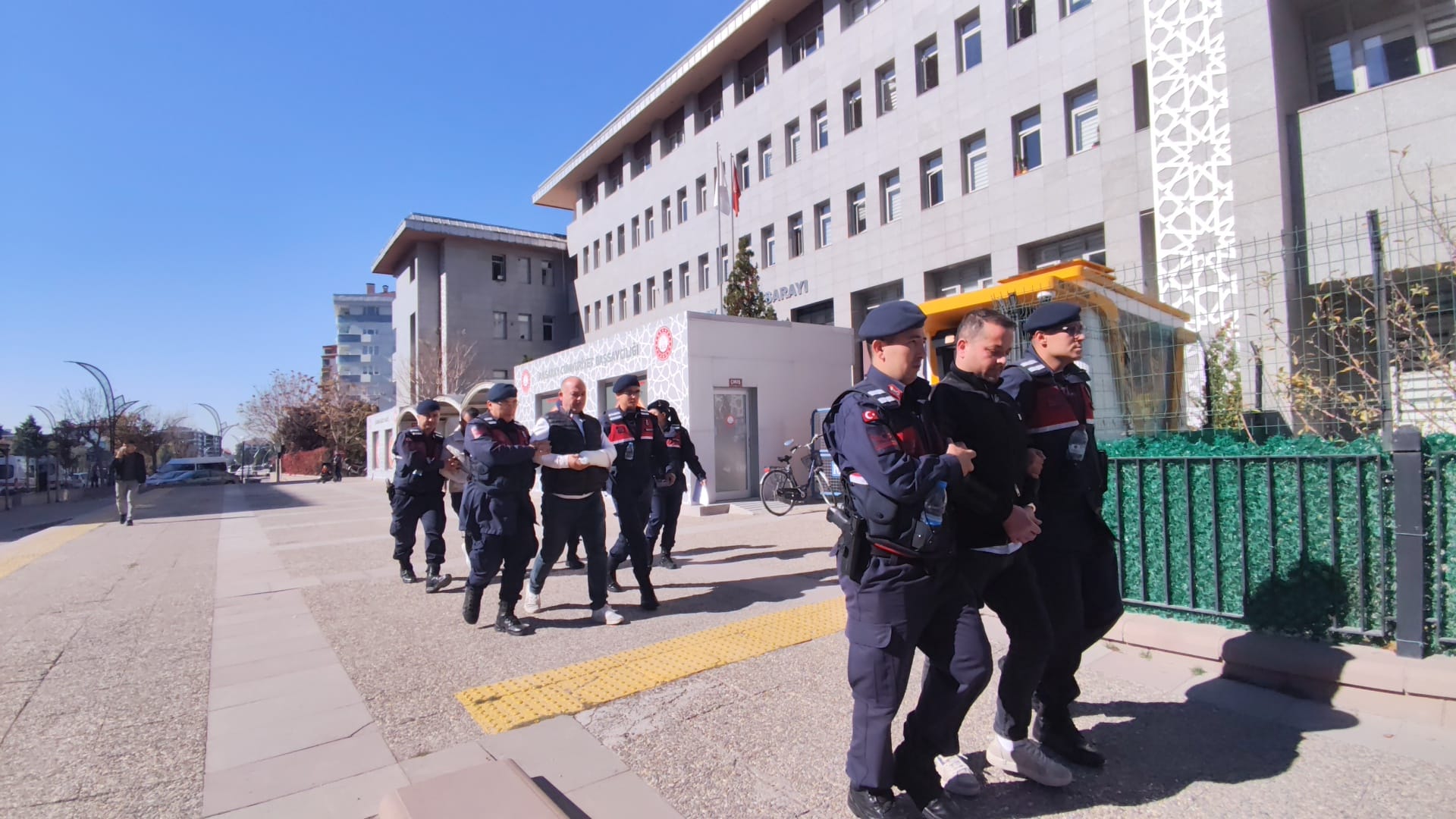 K I M L I K S O R A N T R A F I K S U B E M U D U R U N E T E K M E 990700 293948