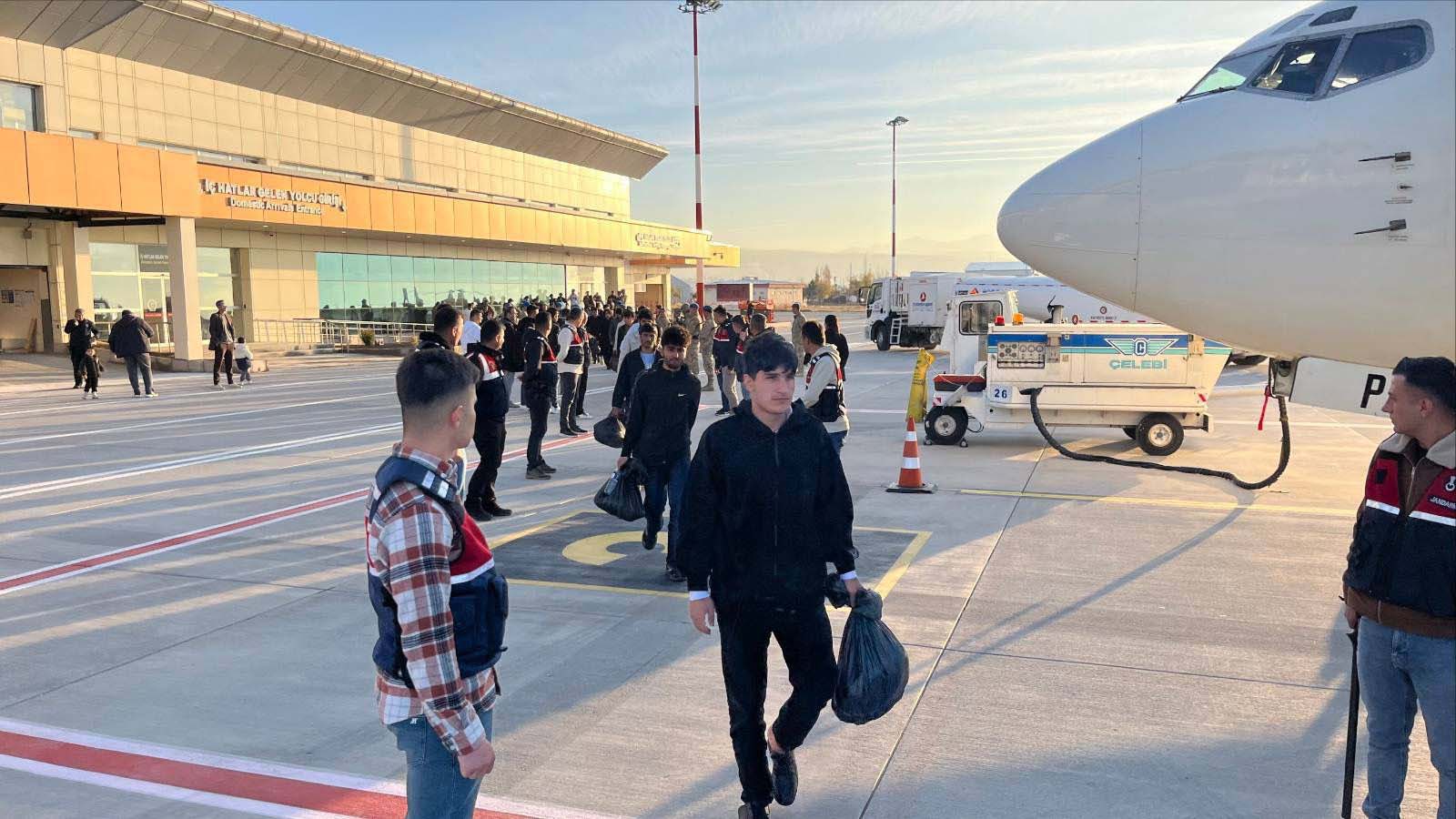 A F G A N I S T A N U Y R U K L U 300 D U Z E N S I Z G O C M E N U 1028240 305091