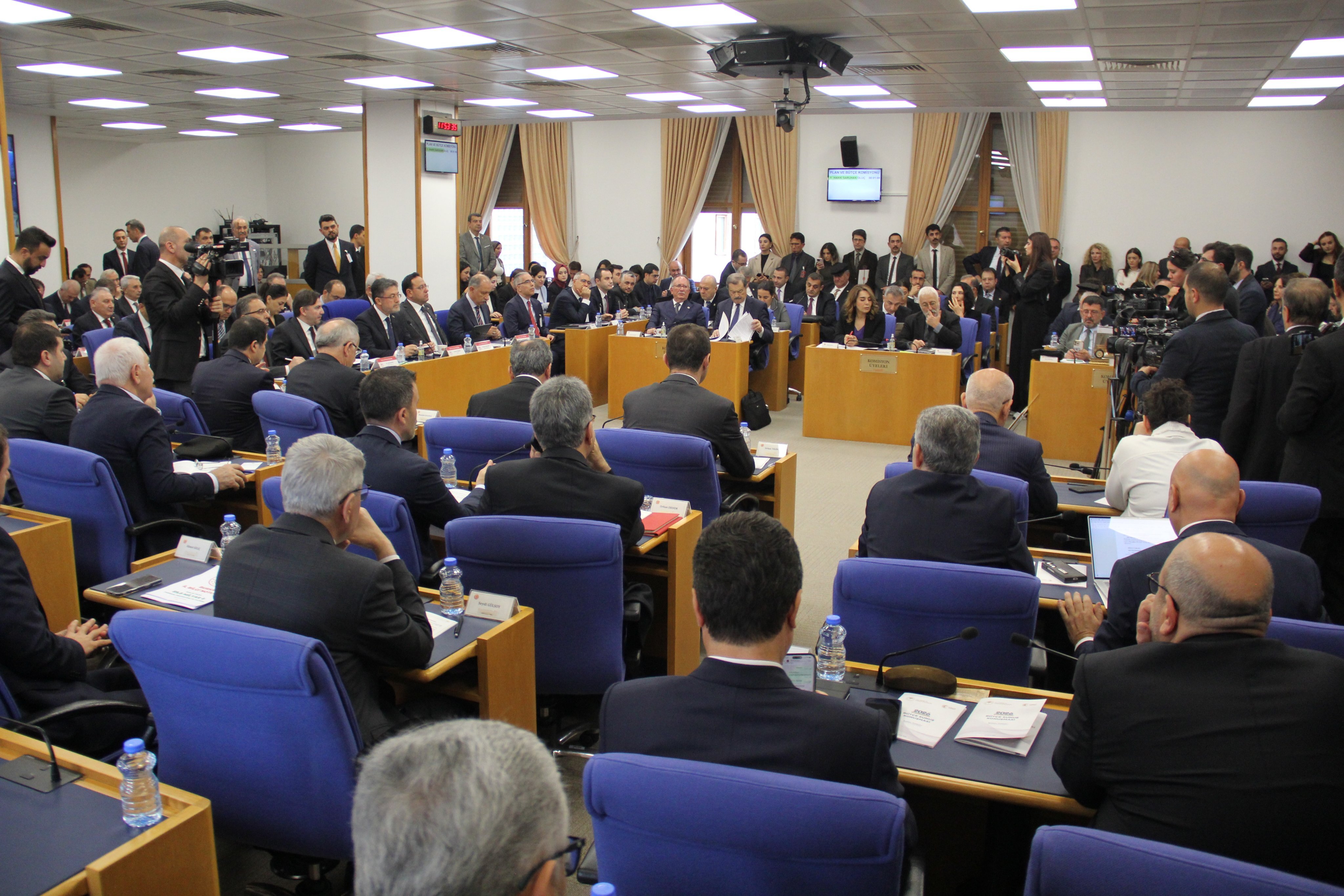 B A K A N Y U M A K L I G I D A G U V E N I L I R L I G I K I R M I Z 1030575 305783