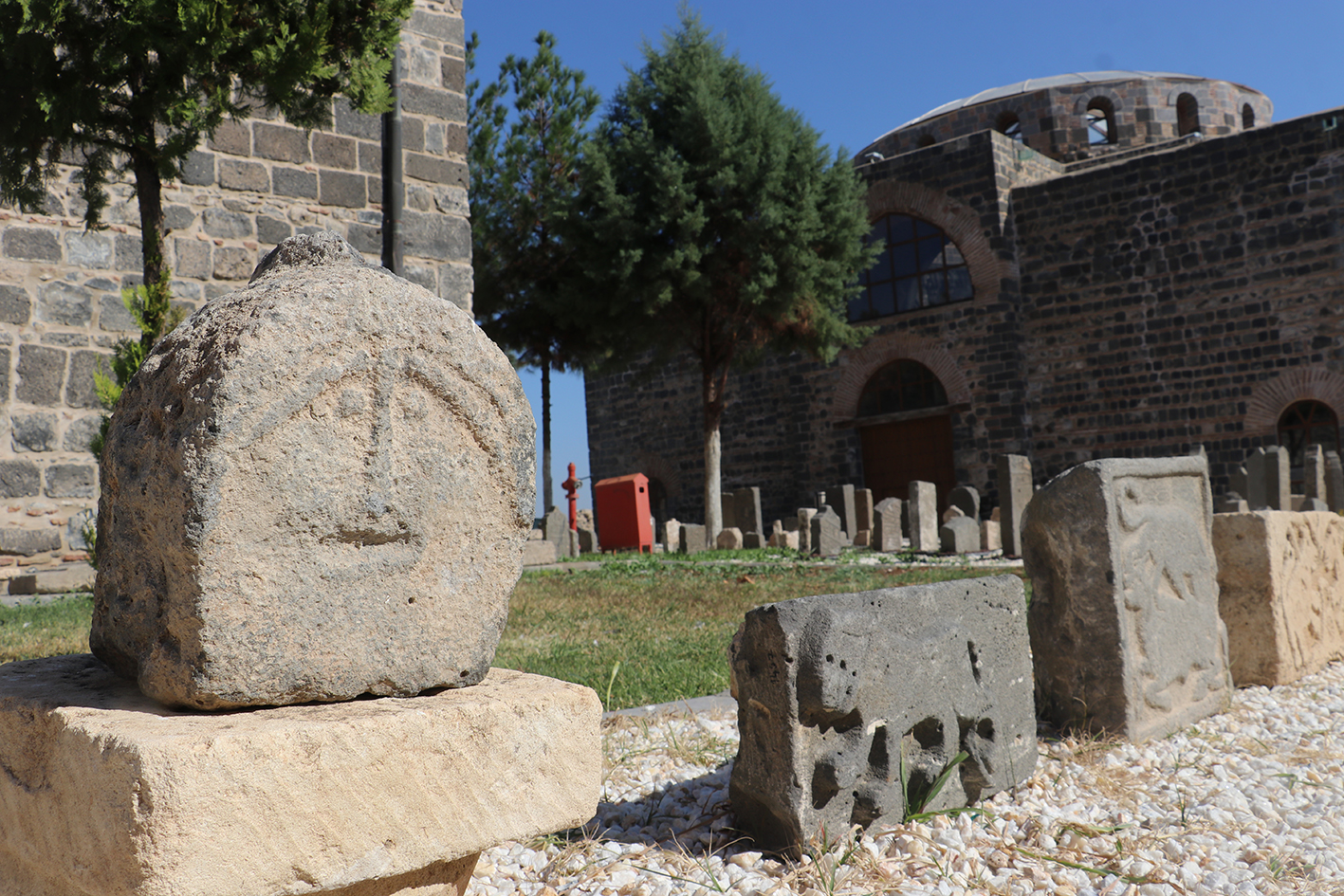 D I Y A R B A K I R’ D A ‘ E M O J I L I A S K E R M E Z A R T A S I’ 985132 292425