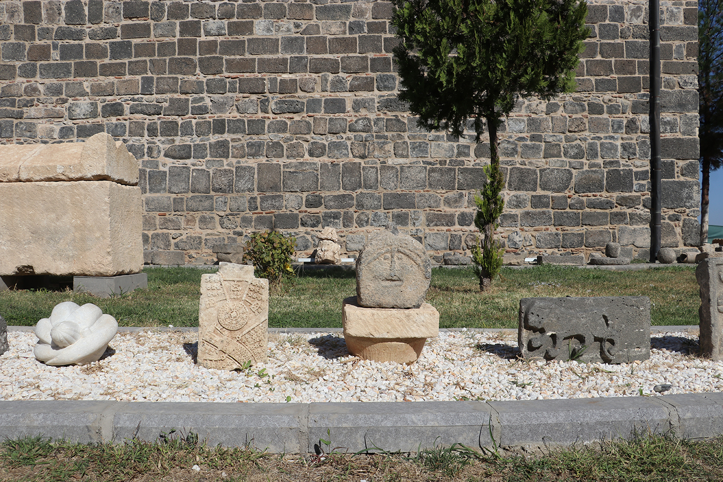 D I Y A R B A K I R’ D A ‘ E M O J I L I A S K E R M E Z A R T A S I’ 985135 292425