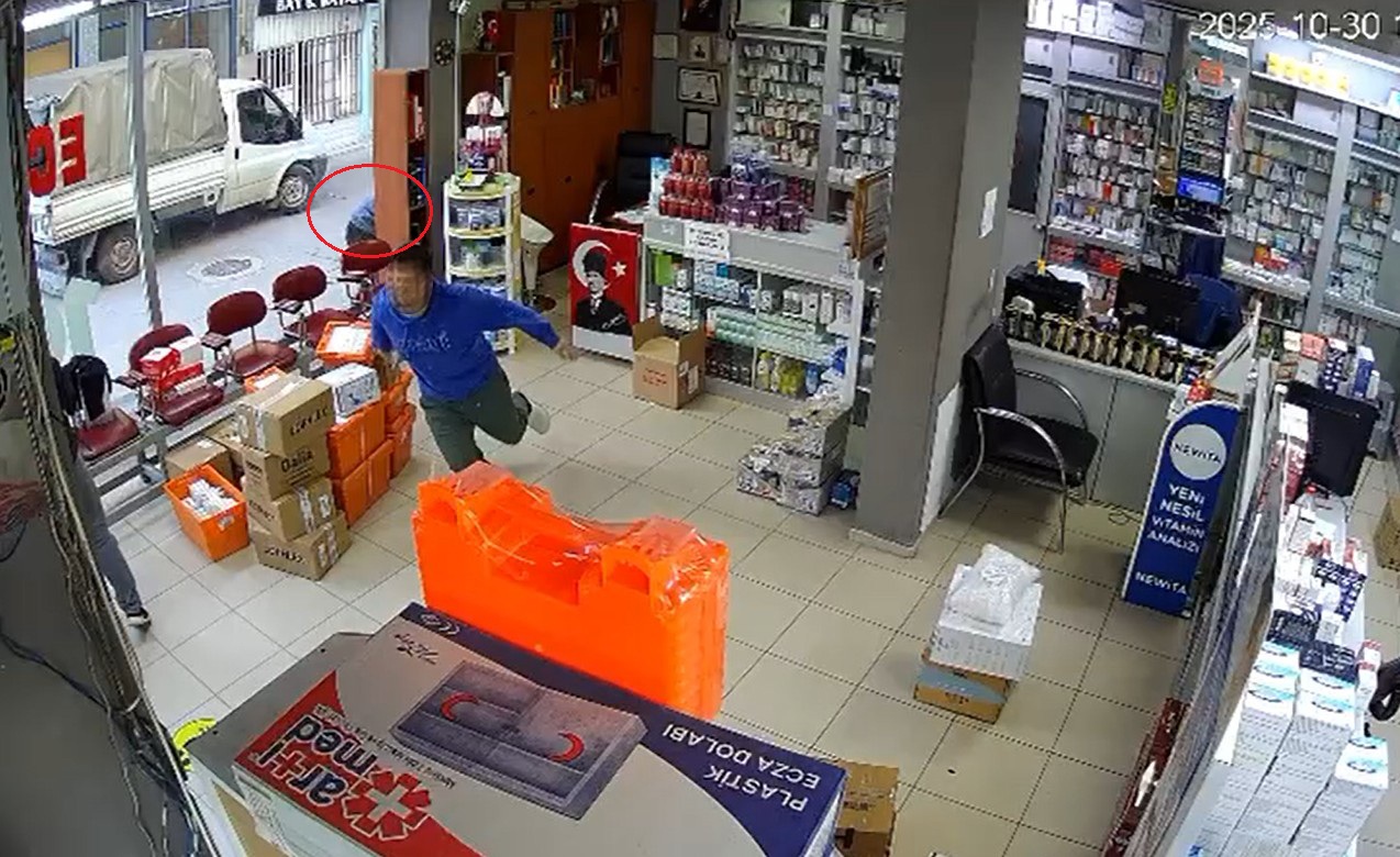 E C Z A N E O N U N E C I K A N K A D I N C A L I S A N A S A L D I R 1025704 303966