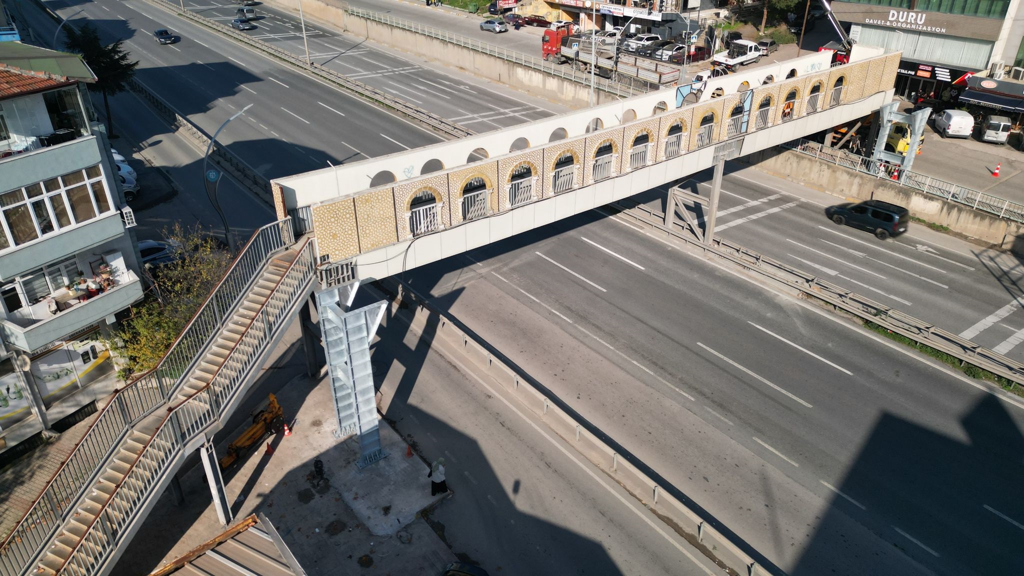 E V I N I C I G O R U N D U G U I C I N Y I K I M K A R A R I V E R 1034587 306978