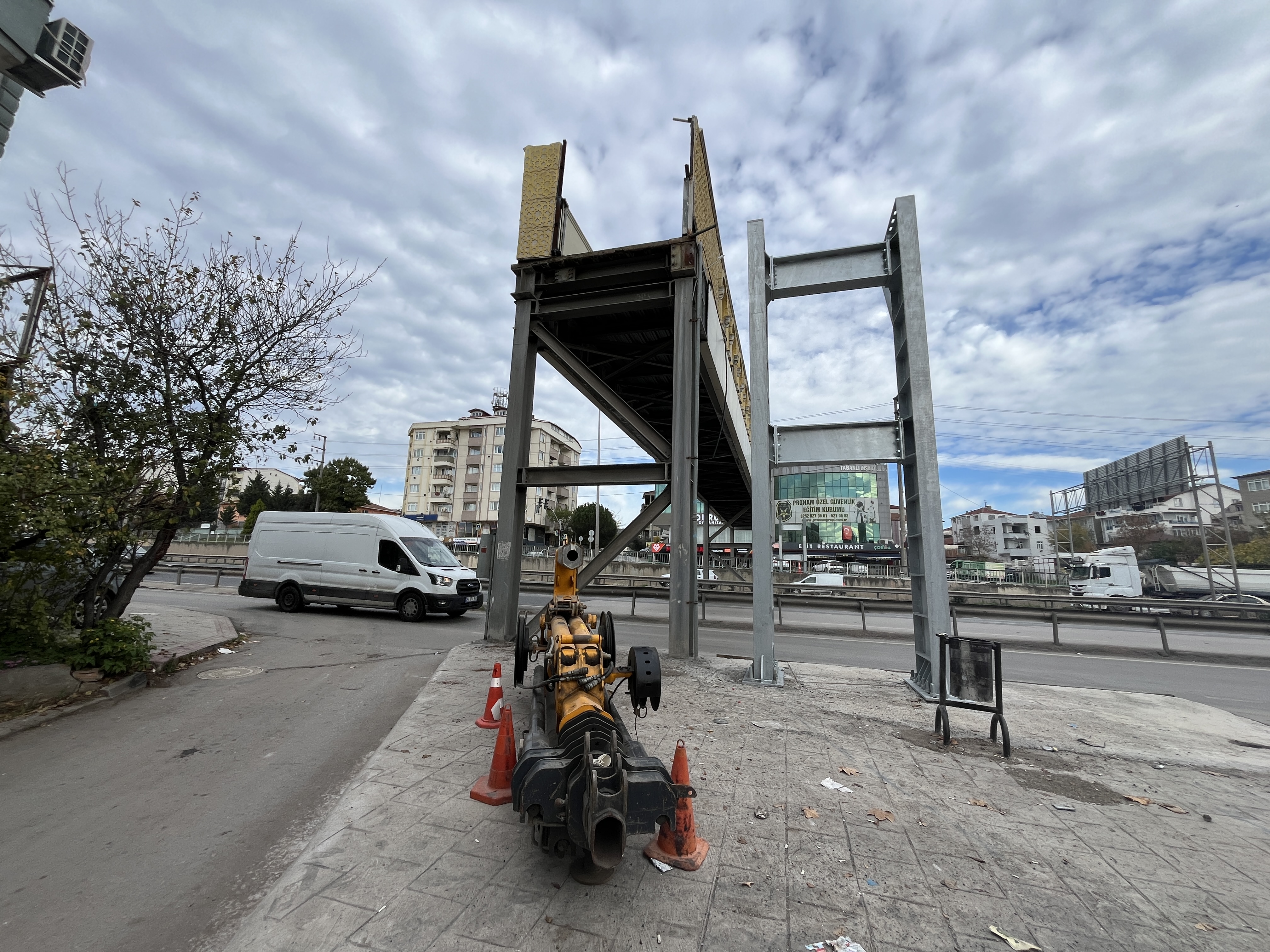 E V I N I C I G O R U N D U G U I C I N Y I K I M K A R A R I V E R 1034588 306978