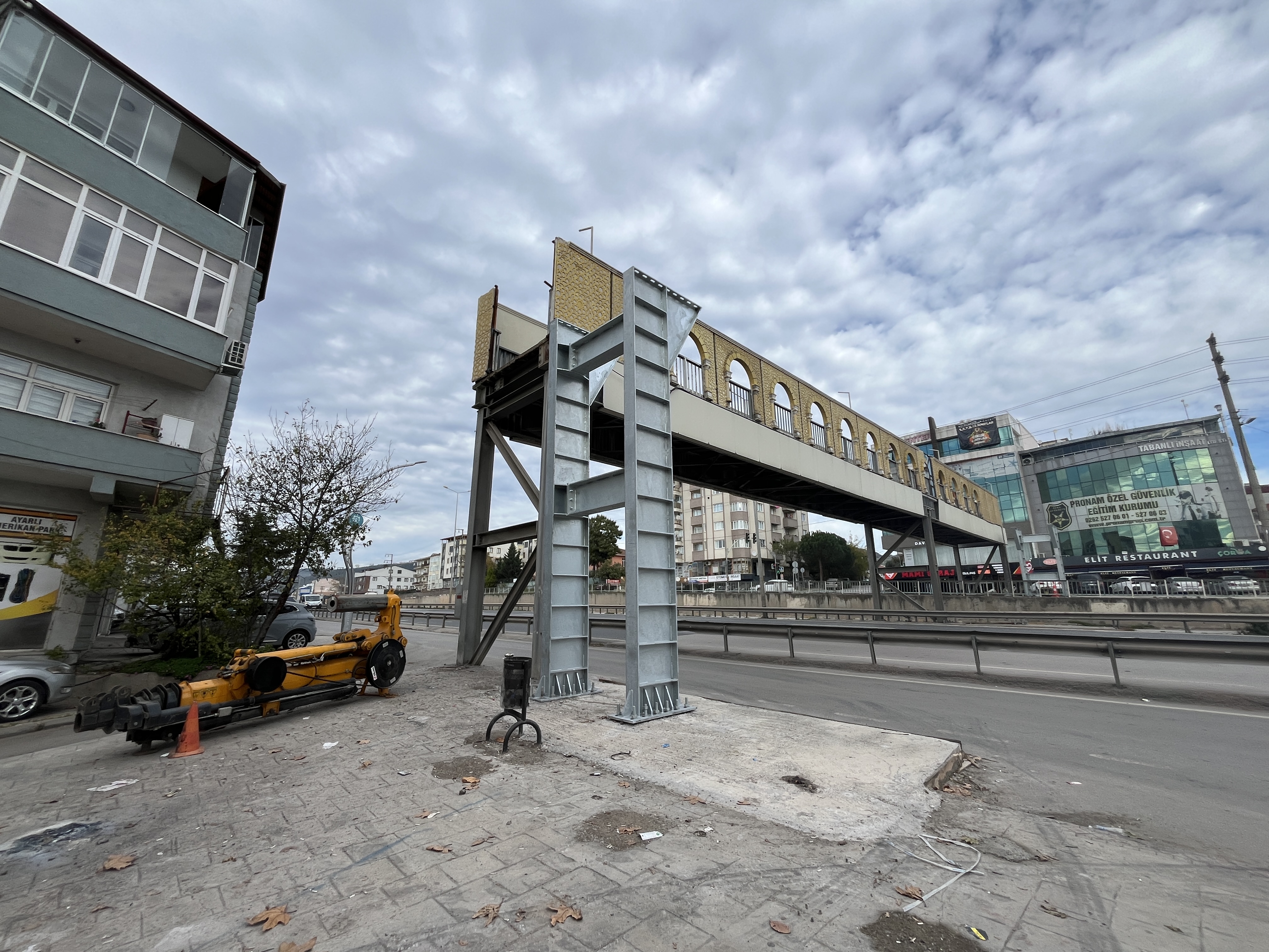 E V I N I C I G O R U N D U G U I C I N Y I K I M K A R A R I V E R 1034589 306978