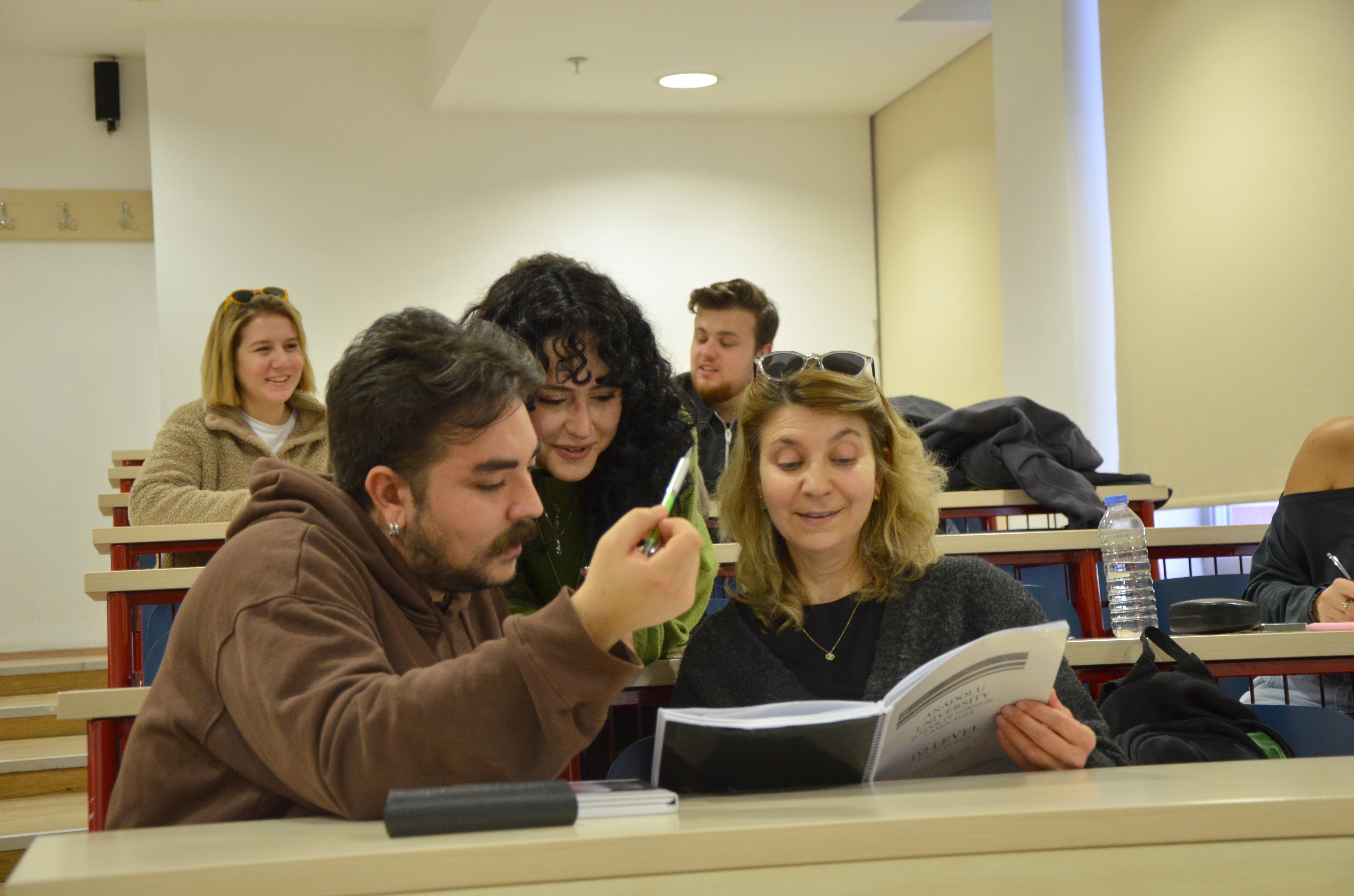 G E N C L I K H A Y A L I N I G E R C E K L E S T I R D I 30 Y I L 1022177 303308-1