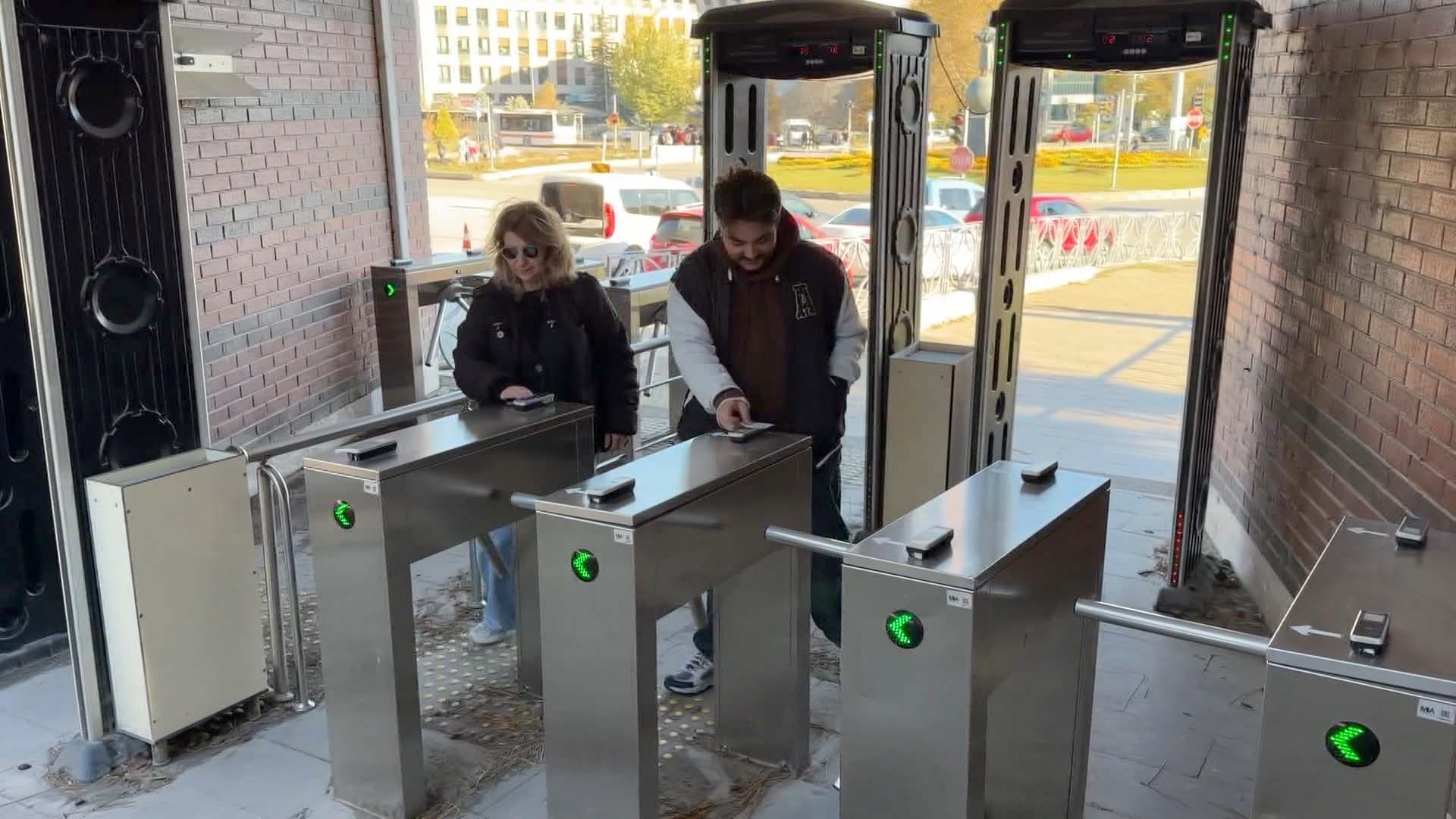 G E N C L I K H A Y A L I N I G E R C E K L E S T I R D I 30 Y I L 1022179 303308