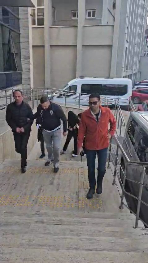 I L I S K I V A A D I Y L E D O L A N D I R I C I L I K I D D I A S I N A 1012102 300243