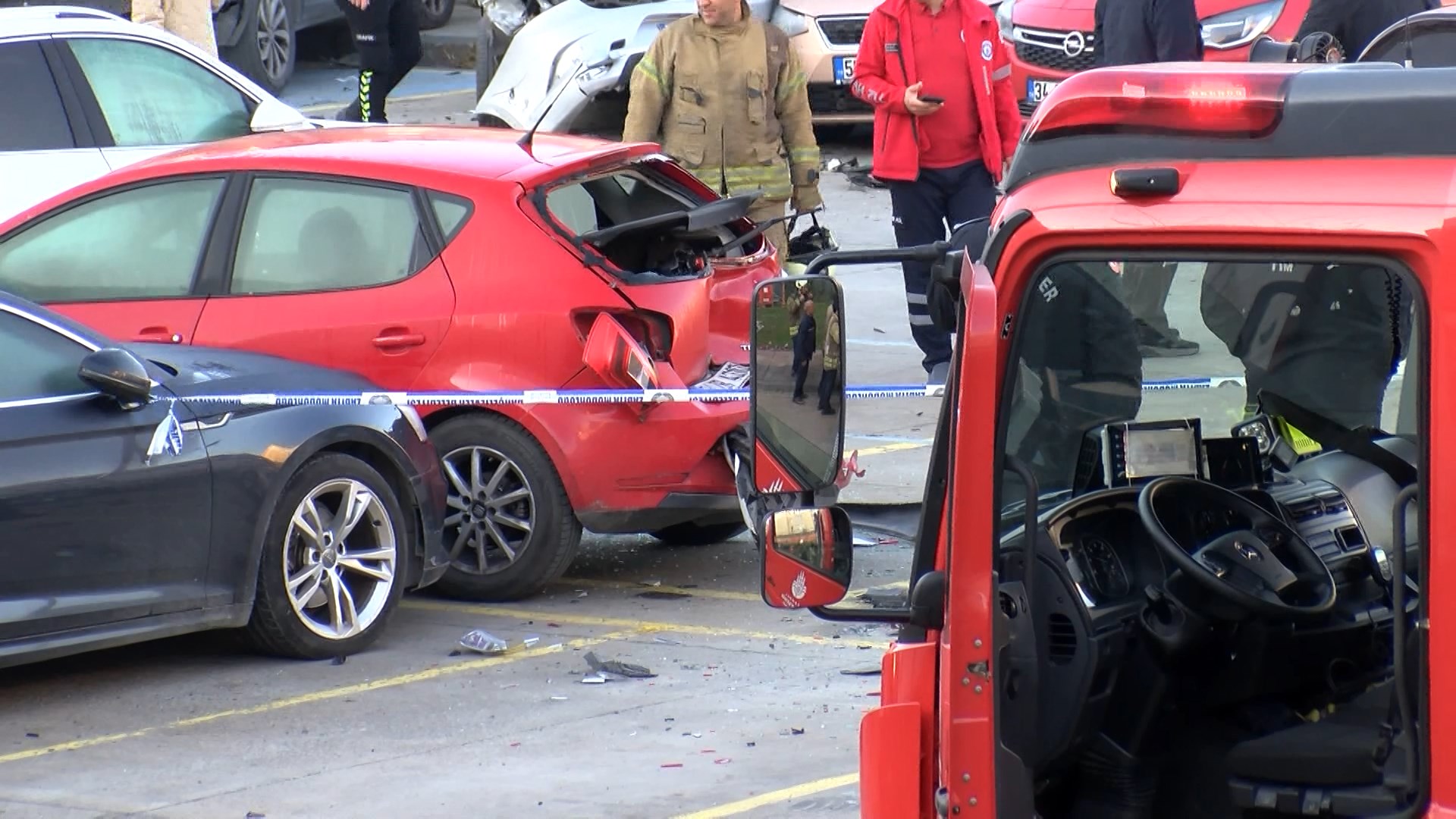 I S T A N B U L B A H C E L I E V L E R D E 9 A R A C A C A R P A N 1013147 300563