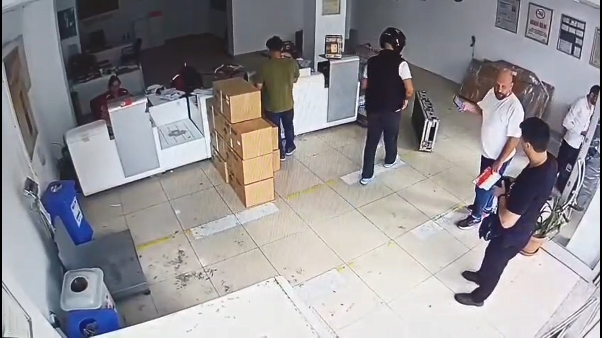 I S T A N B U L B U Y U K C E K M E C E D E K E N D I N I K A R G O 1039081 308376