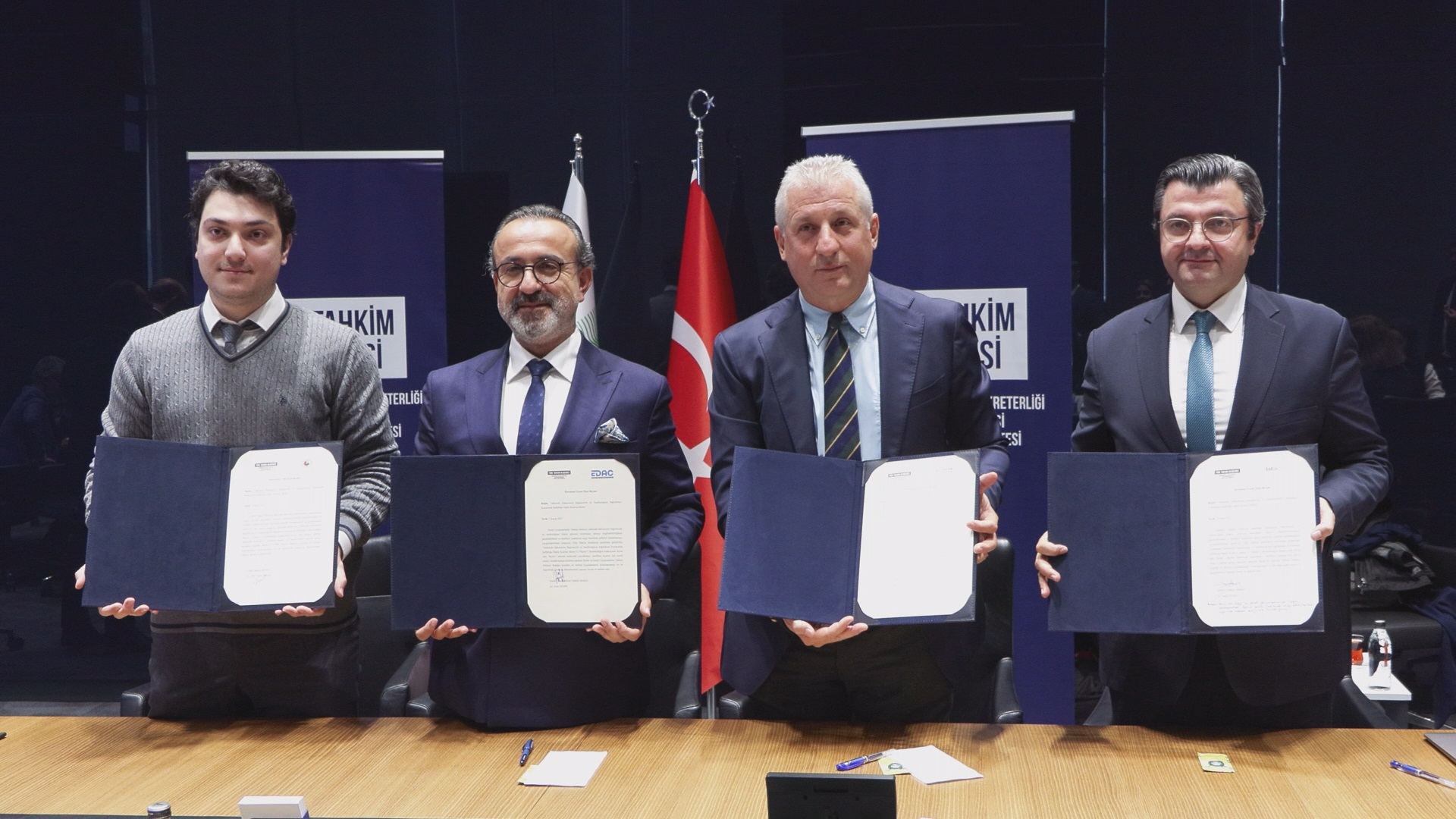 I S T A N B U L H A K E M L E R I N S E F F A F L I G I V E T A R A F 1003598 297778