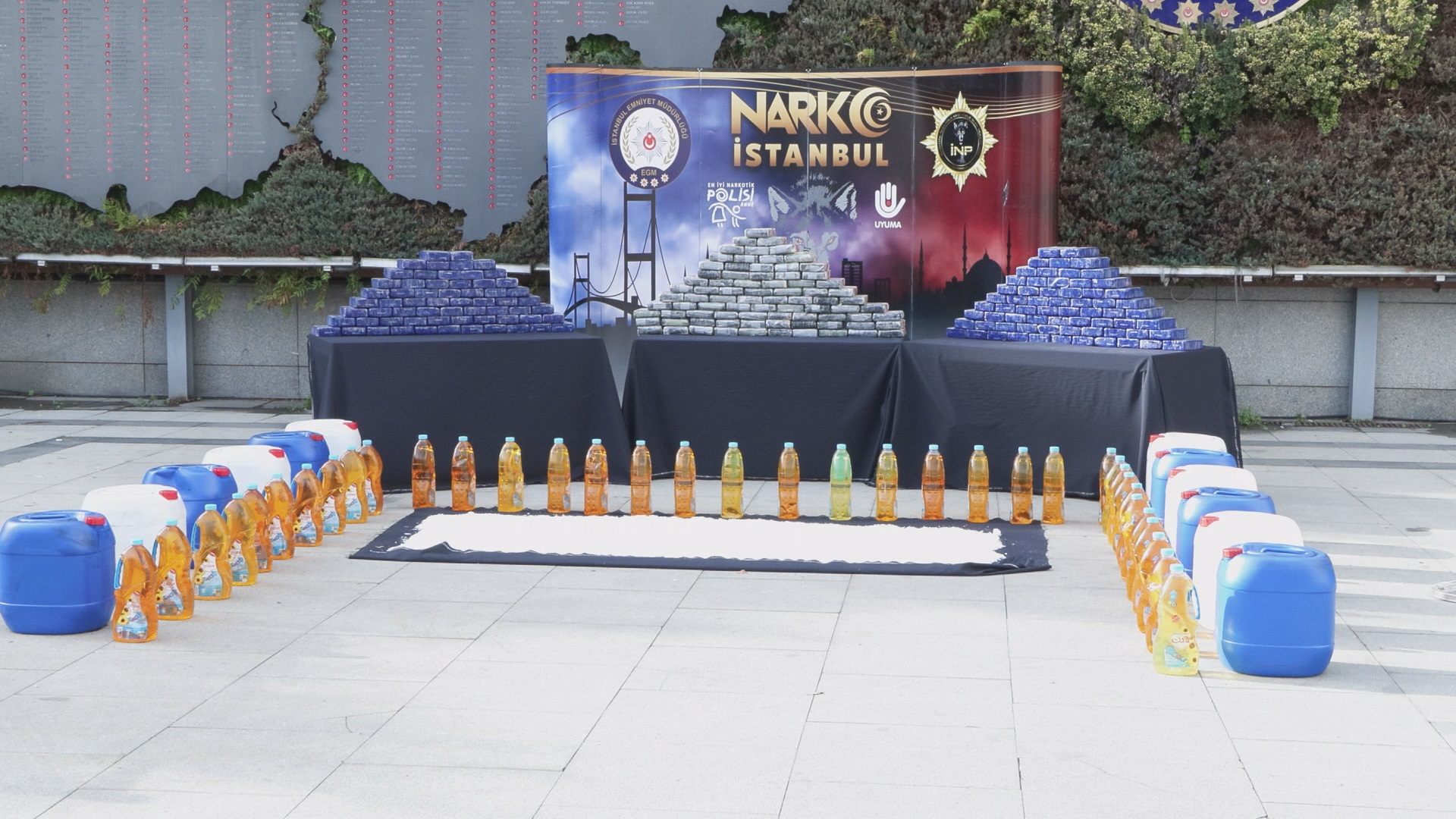 I S T A N B U L I S T A N B U L D A 494 K I L O U Y U S T U R U 1012552 300404