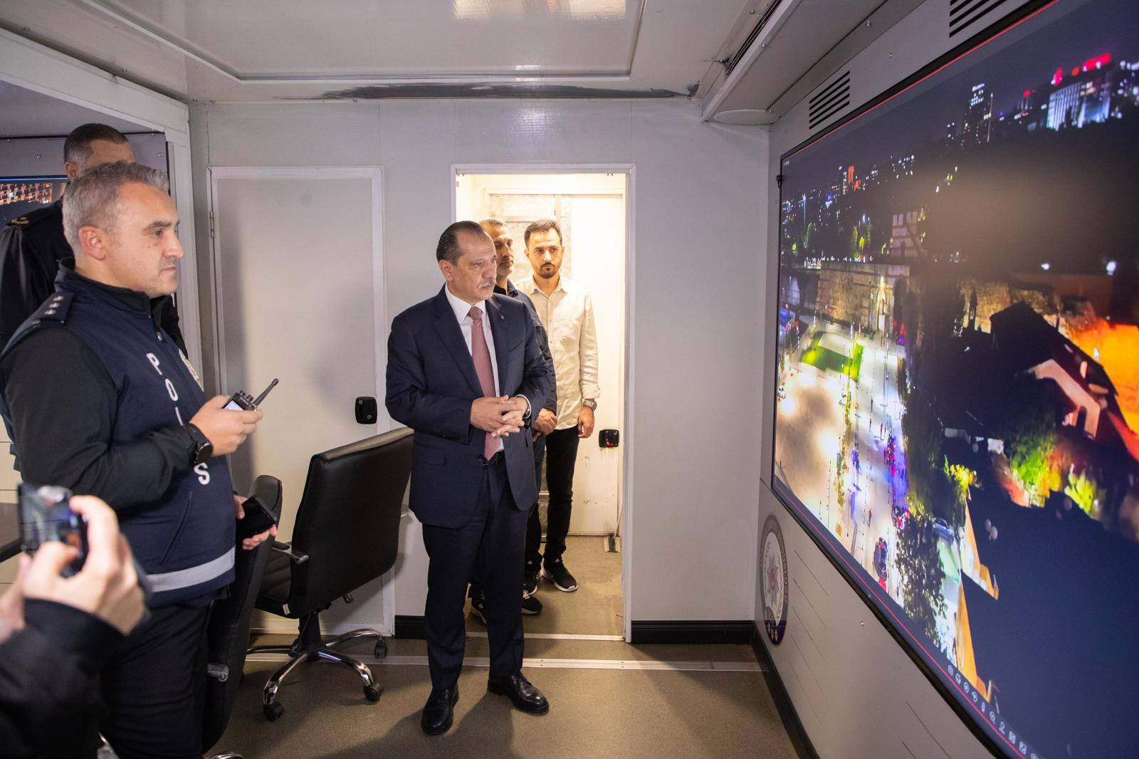 I S T A N B U L I S T A N B U L E M N I Y E T M U D U R L U G U’ N U 994832 295140