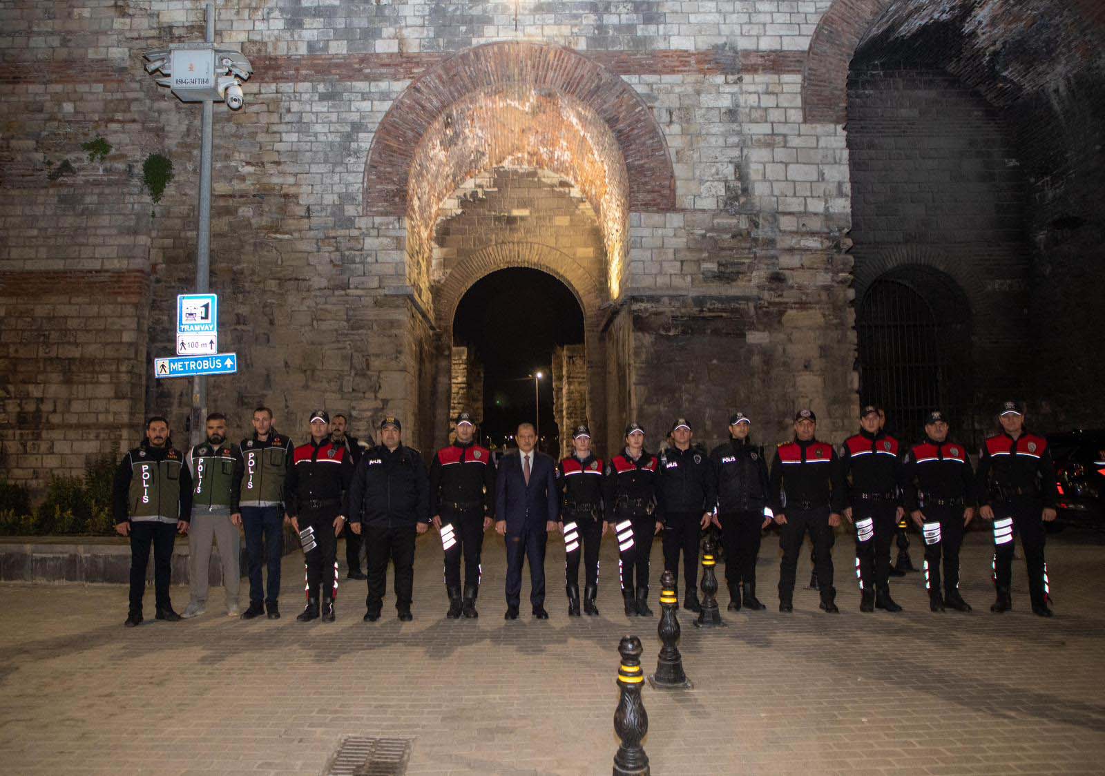 I S T A N B U L I S T A N B U L E M N I Y E T M U D U R L U G U’ N U 994874 295140