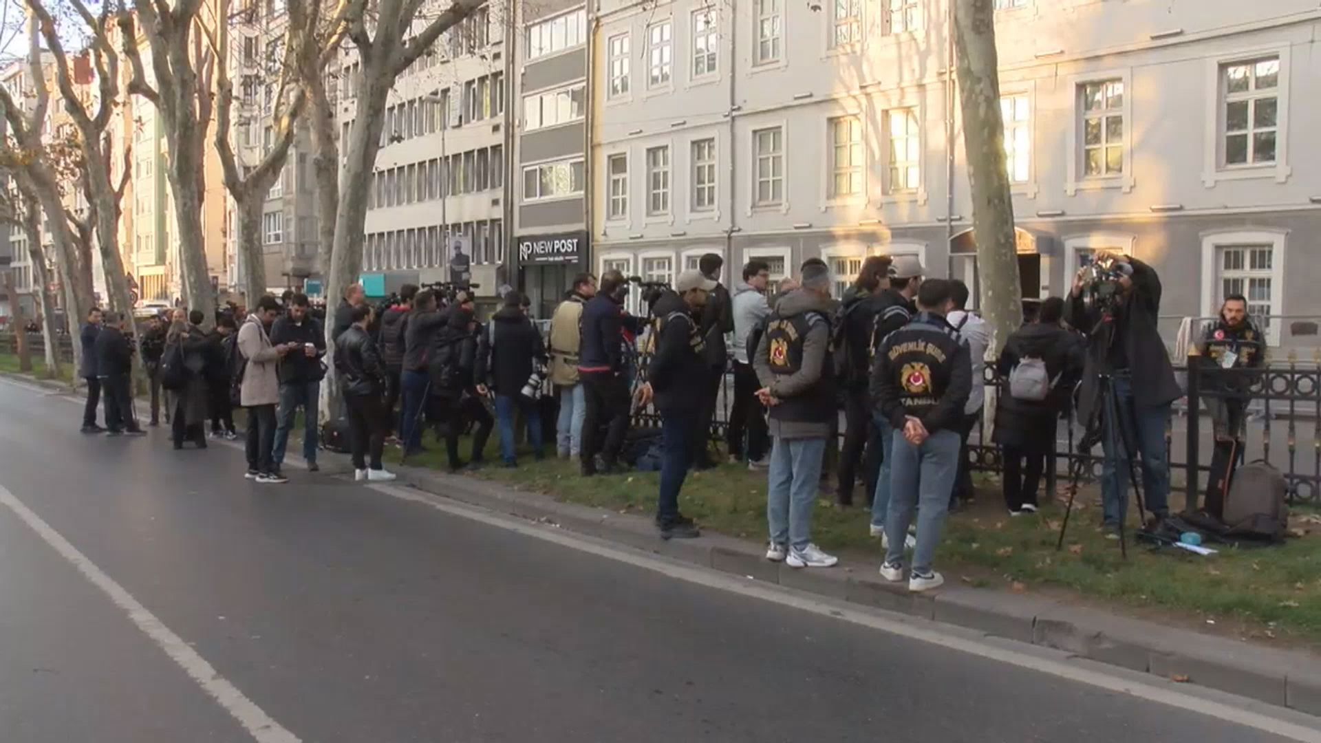 I S T A N B U L P A P A 14. L E O S A I N T E S P R I T K A T 1036899 307742