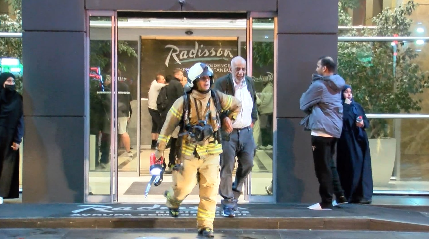 I S T A N B U L S U L T A N G A Z I D E 27 K A T L I O T E L D E 1021957 303235