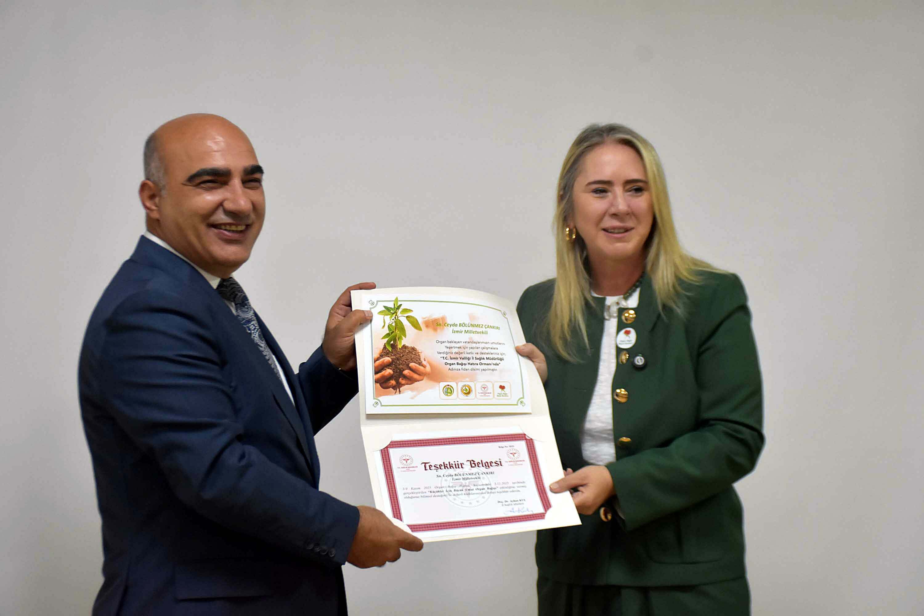 I Z M I R 102 B I N I N U Z E R I N D E O R G A N B A G I S I 996547 295629