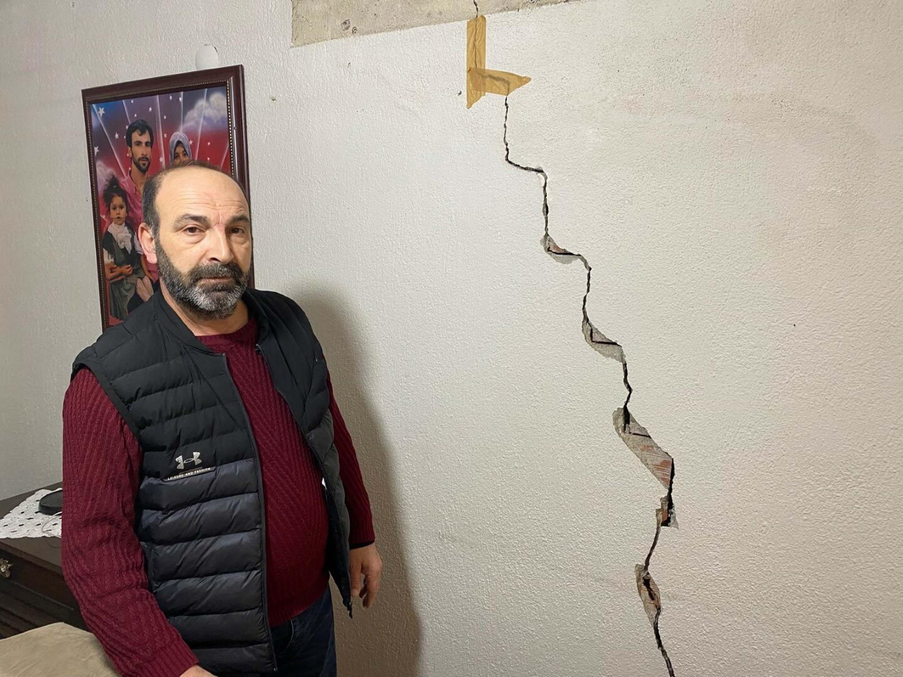 I Z M I R D E E V L E R I N D E C A T L A K L A R O L U S A N M A H A 1022696 303465