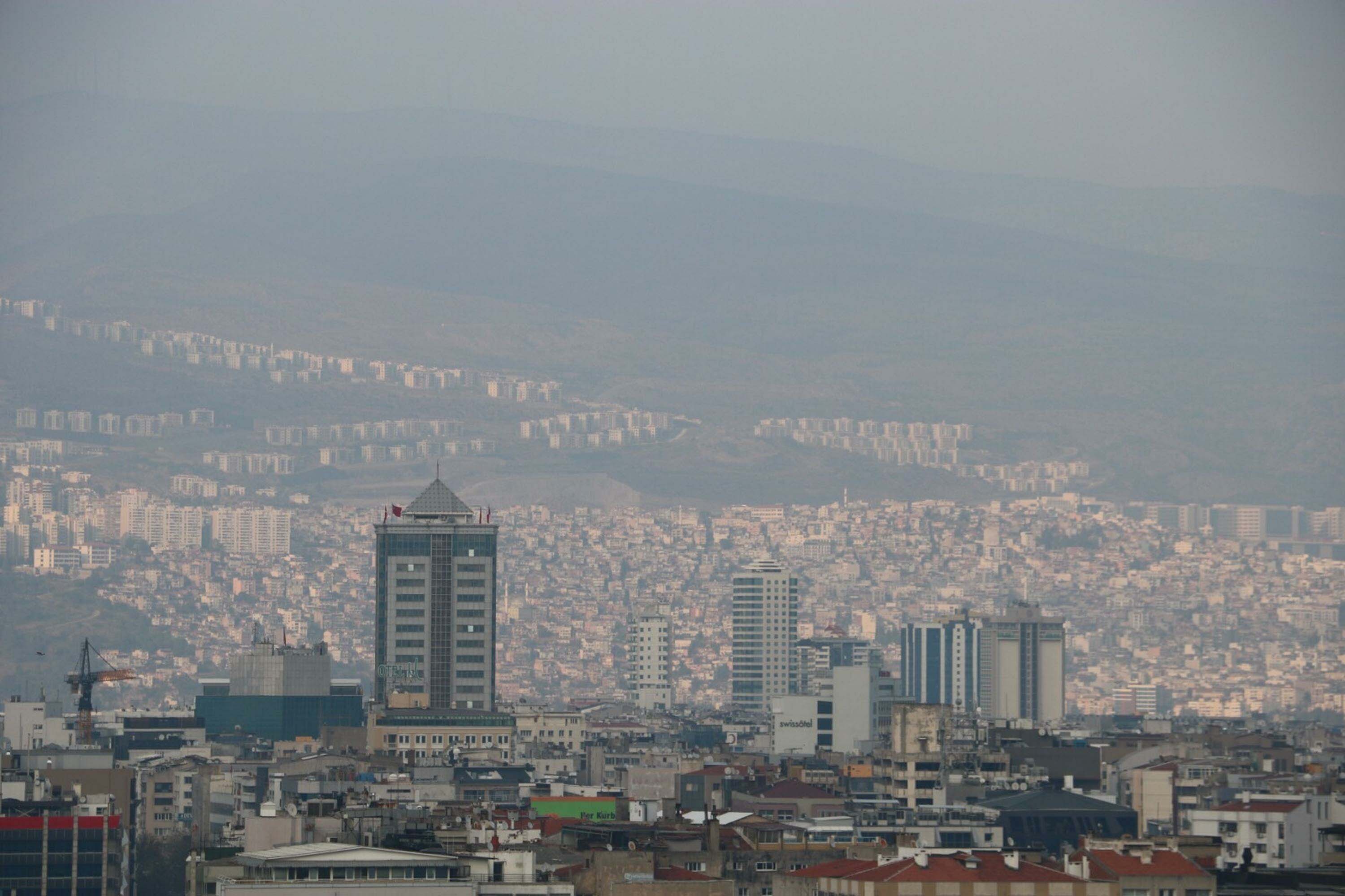 I Z M I R D E H A V A K A L I T E S I H A S S A S S E V I Y E D E 1009592 299486