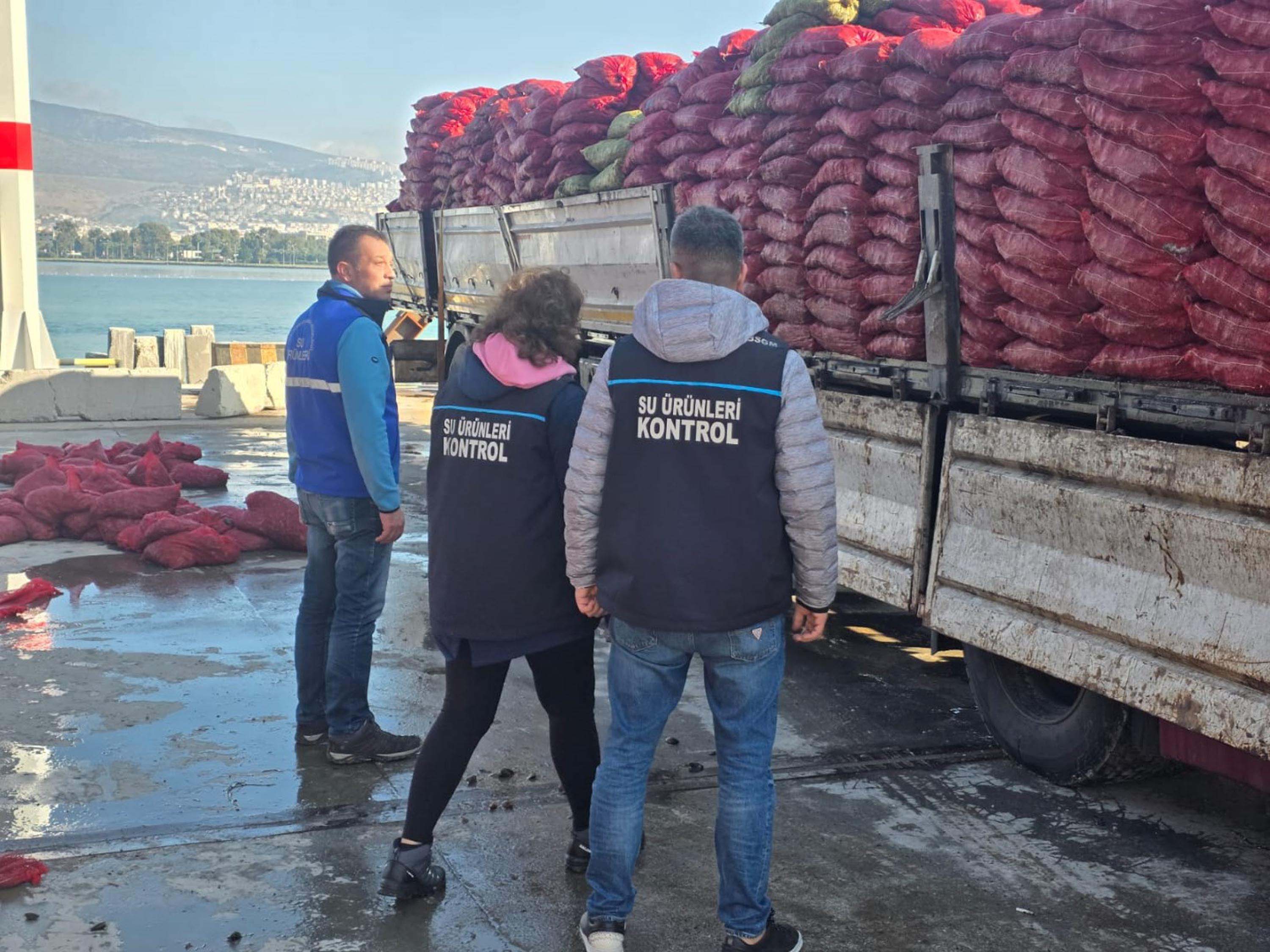 I Z M I R’ D E K A C A K A V L A N A N 27 T O N K A R A M I D Y E 1014794 301119