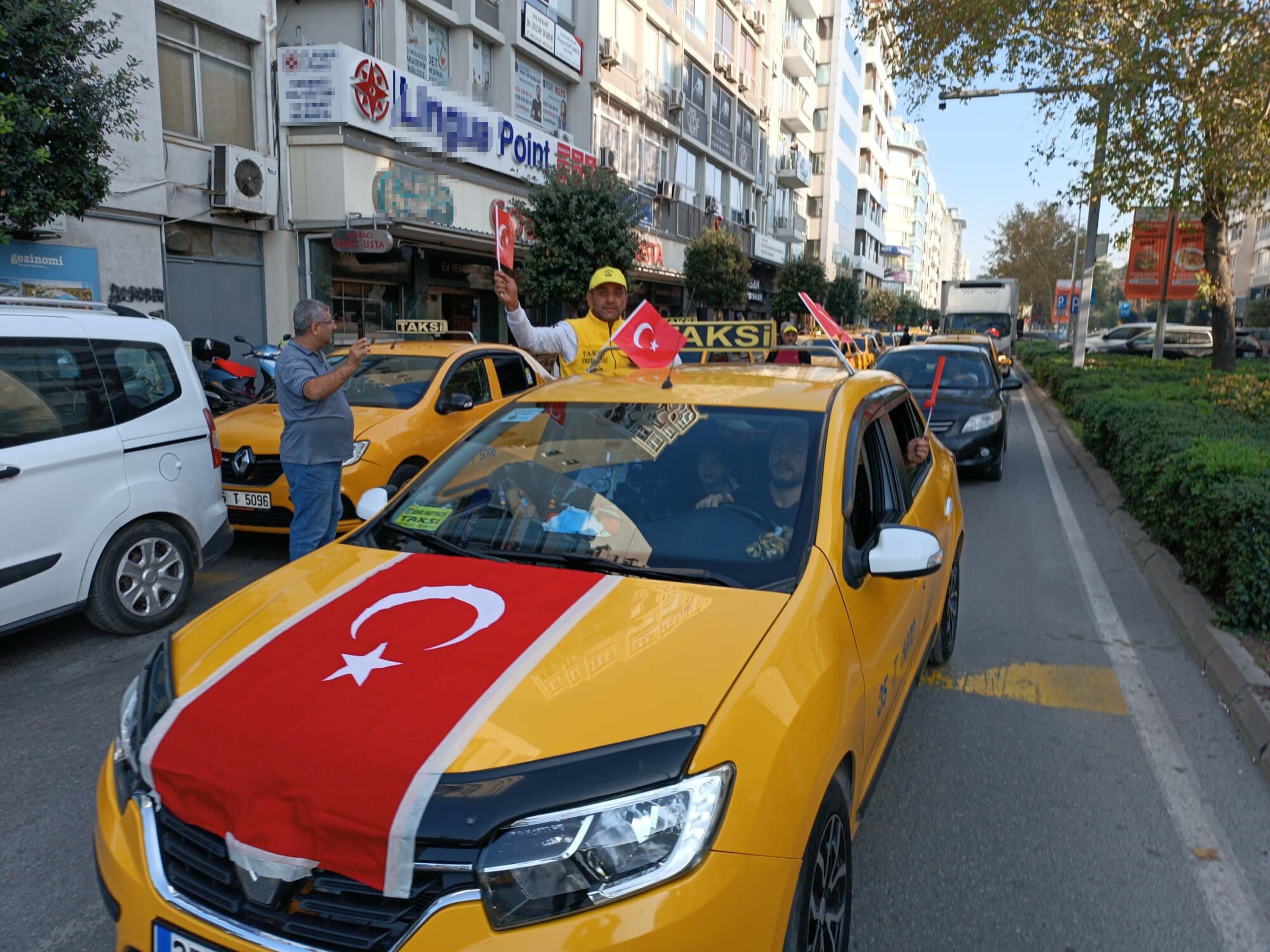 I Z M I R D E T A K S I C I L E R K O R S A N T A S I M A C I L I G A 1004946 298182