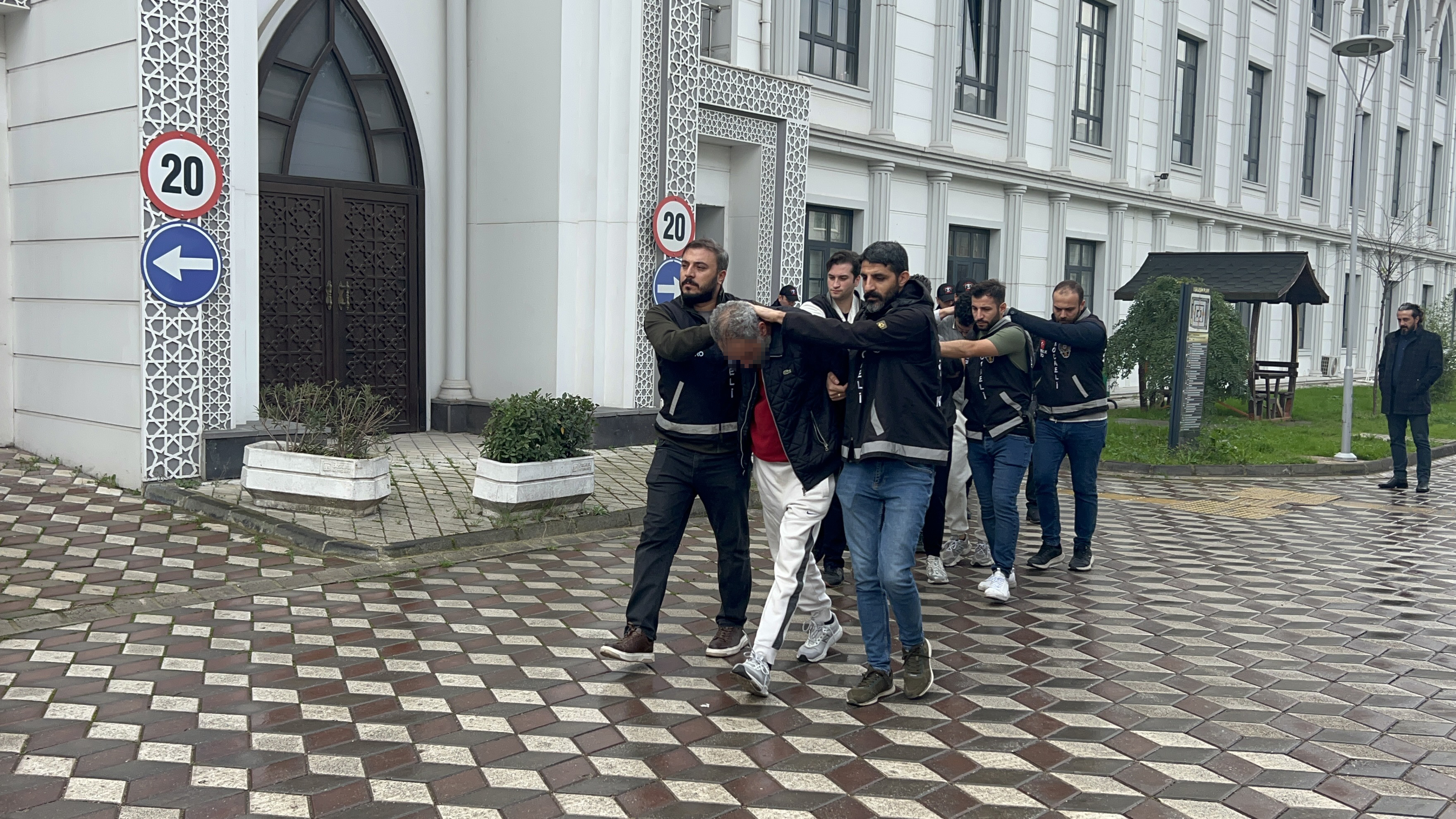 K O C A E L I’ D E 6 K I S I N I N O L D U G U F A B R I K A Y A N G 1009987 299597