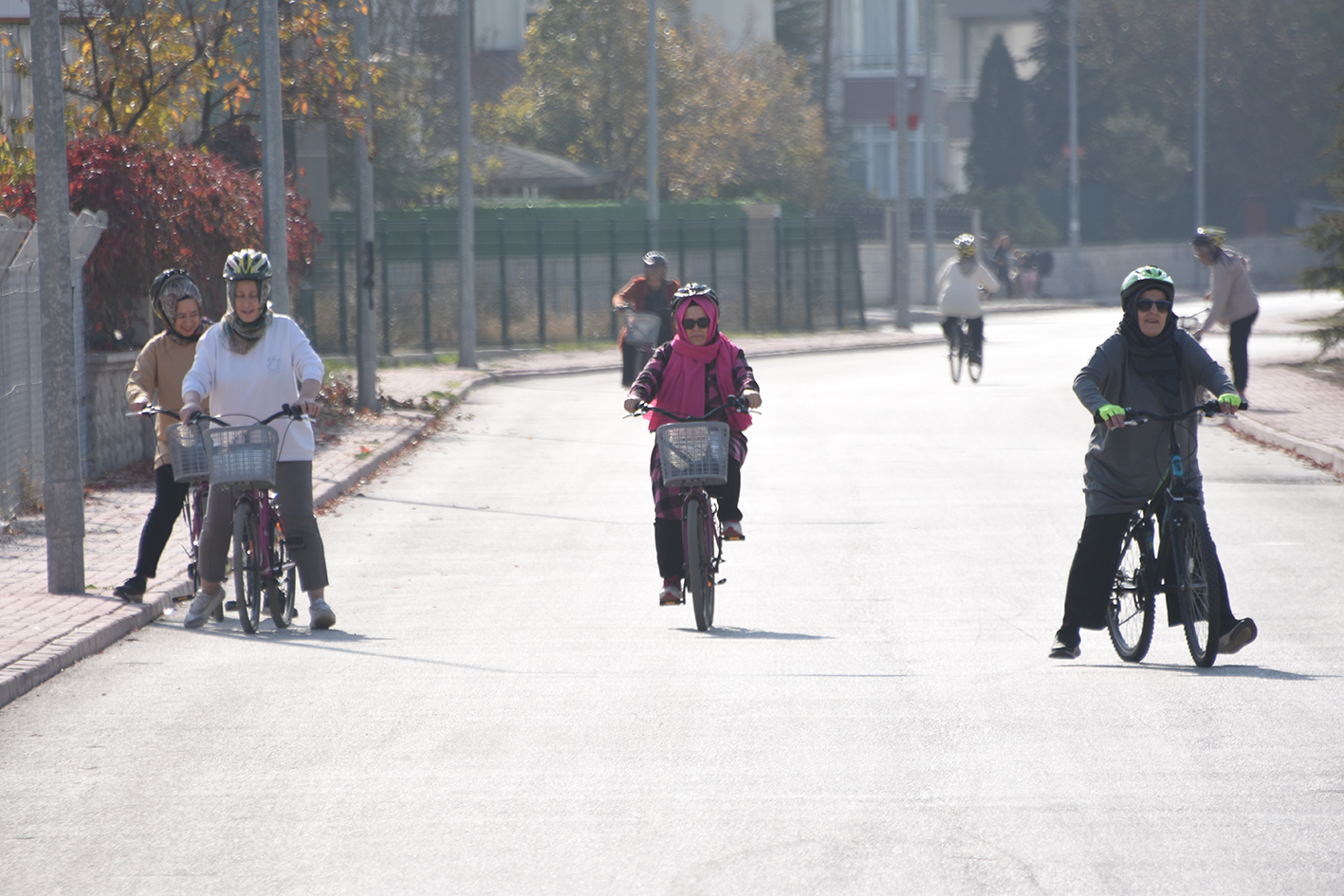 K O N Y A L I K A D I N L A R B I S I K L E T K U L L A N M A Y I O G 1024938 304144