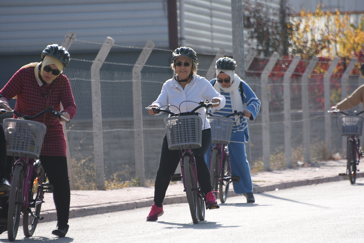 K O N Y A L I K A D I N L A R B I S I K L E T K U L L A N M A Y I O G 1024940 304144