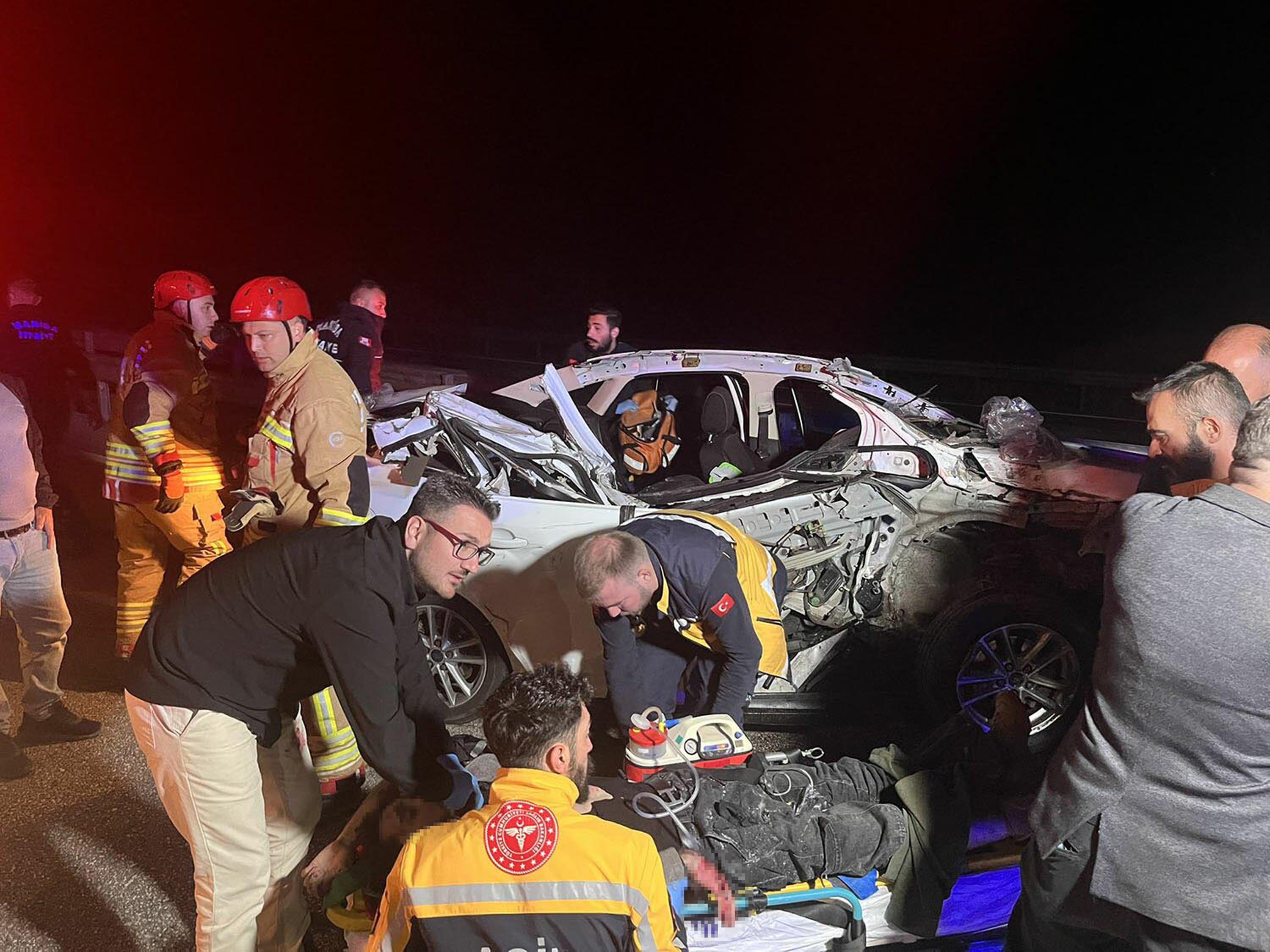 M A N I S A D A O T O M O B I L K A M Y O N A A R K A D A N C A R P T 1013018 300564