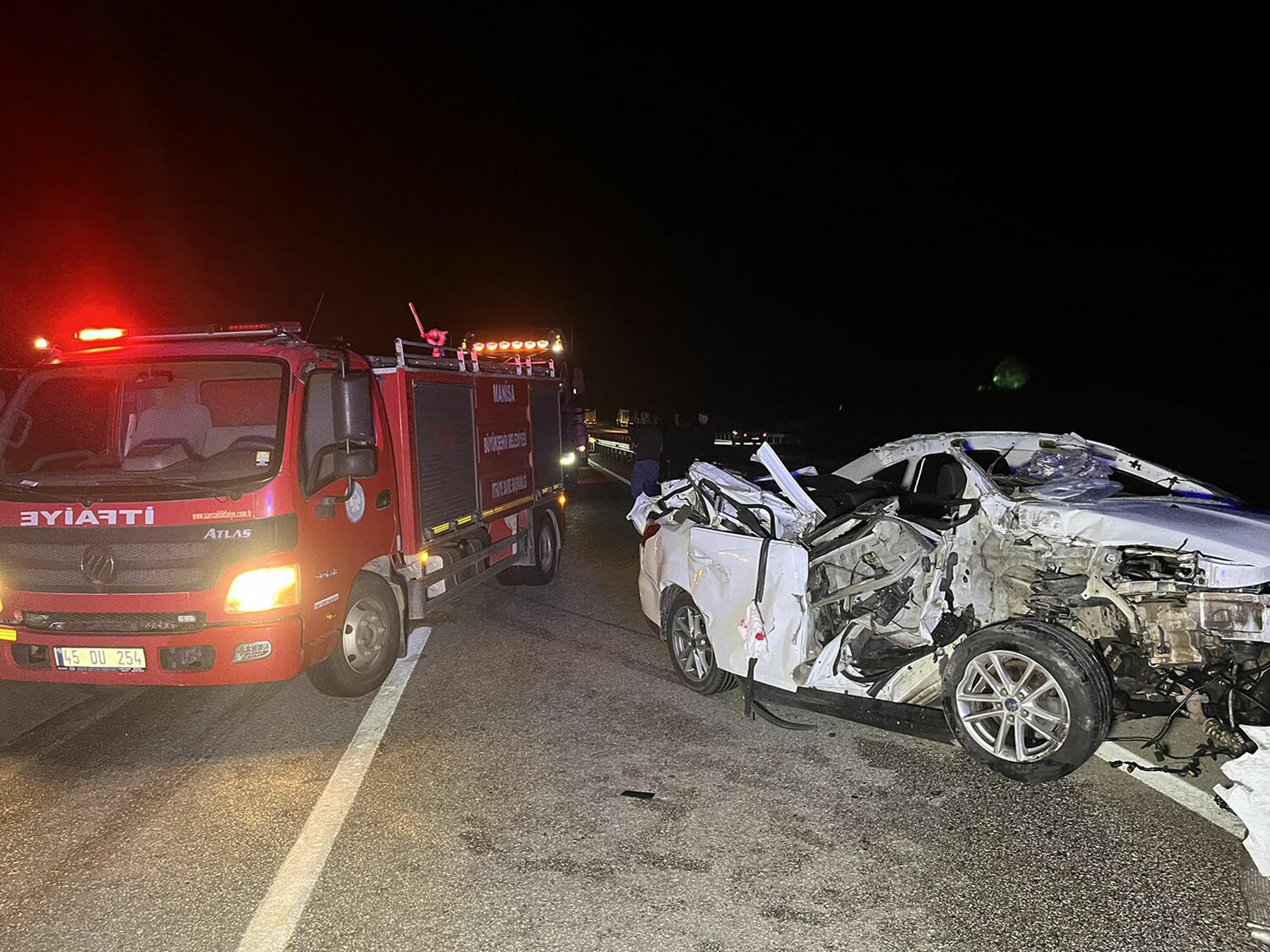 M A N I S A D A O T O M O B I L K A M Y O N A A R K A D A N C A R P T 1013022 300564