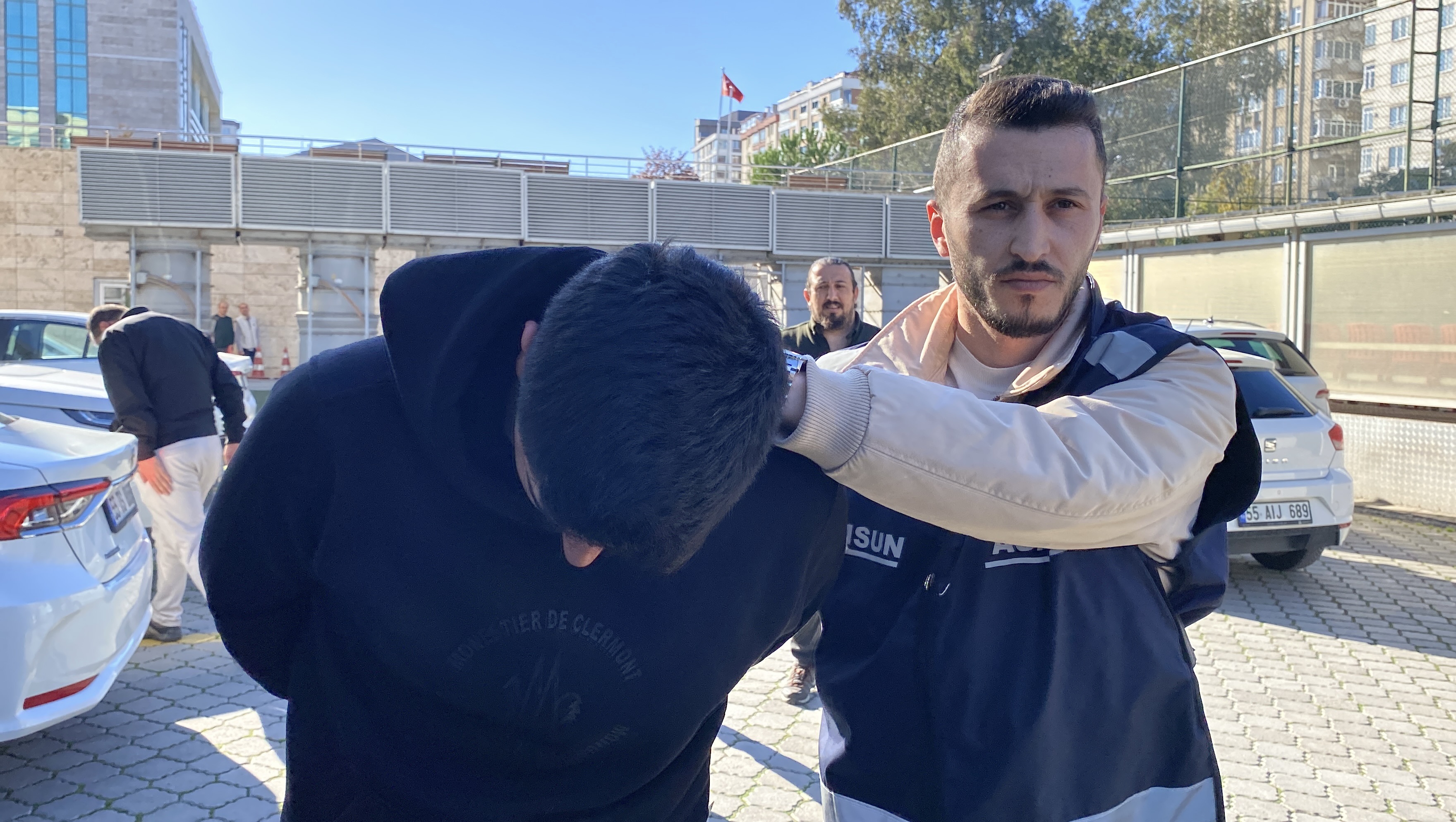 O T O M O B I L D E A R K A D A S I N I P O M P A L I T U F E K L E V U 1019310 302425